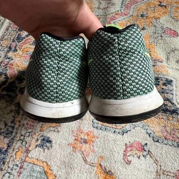 Nike: Women's Flex Experience RN 6 Running Tennis Shoes Sneakers Green Size 8.5 - Picture 6 of 7
